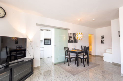 Rob’s Suite: 2-room apartment with panoramic views of Opernplatz and bedroom with private bathroom