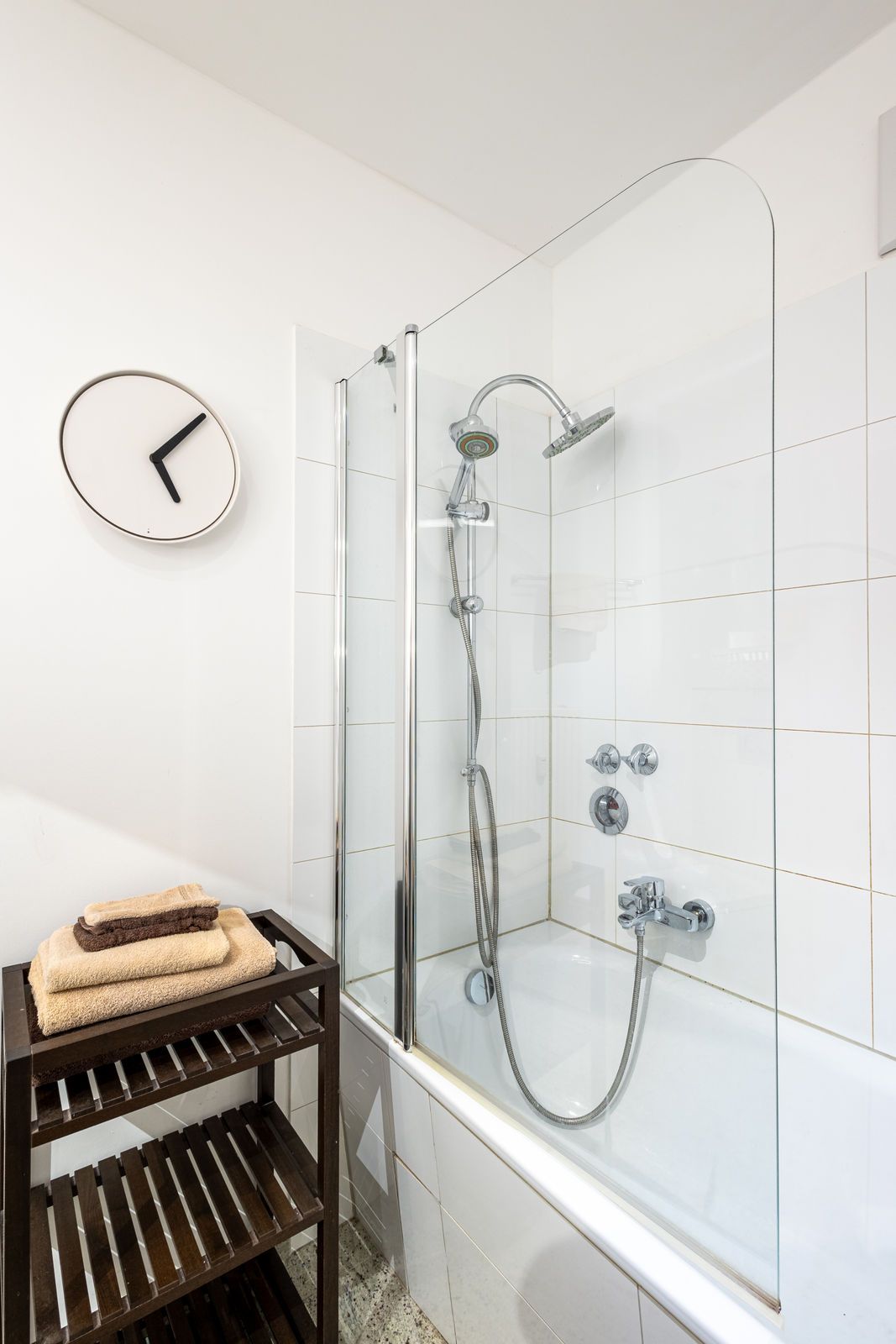 Rob’s Suite: 2-Room Apartment With Panoramic Views Of Opernplatz And Bedroom With Private Bathroom - 13