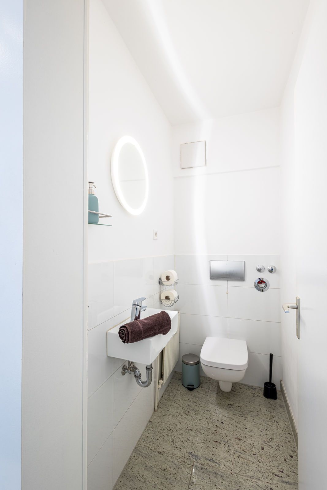 Rob’s Suite: 2-Room Apartment With Panoramic Views Of Opernplatz And Bedroom With Private Bathroom - 10