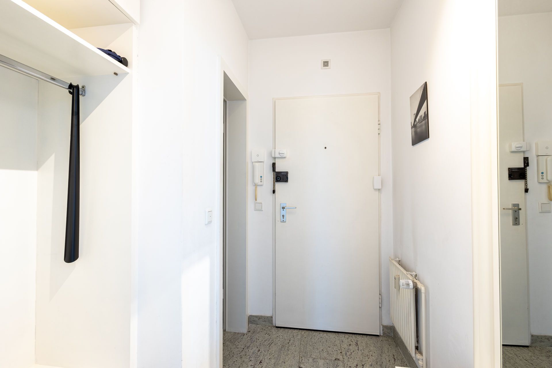 Rob’s Suite: 2-Room Apartment With Panoramic Views Of Opernplatz And Bedroom With Private Bathroom - 8