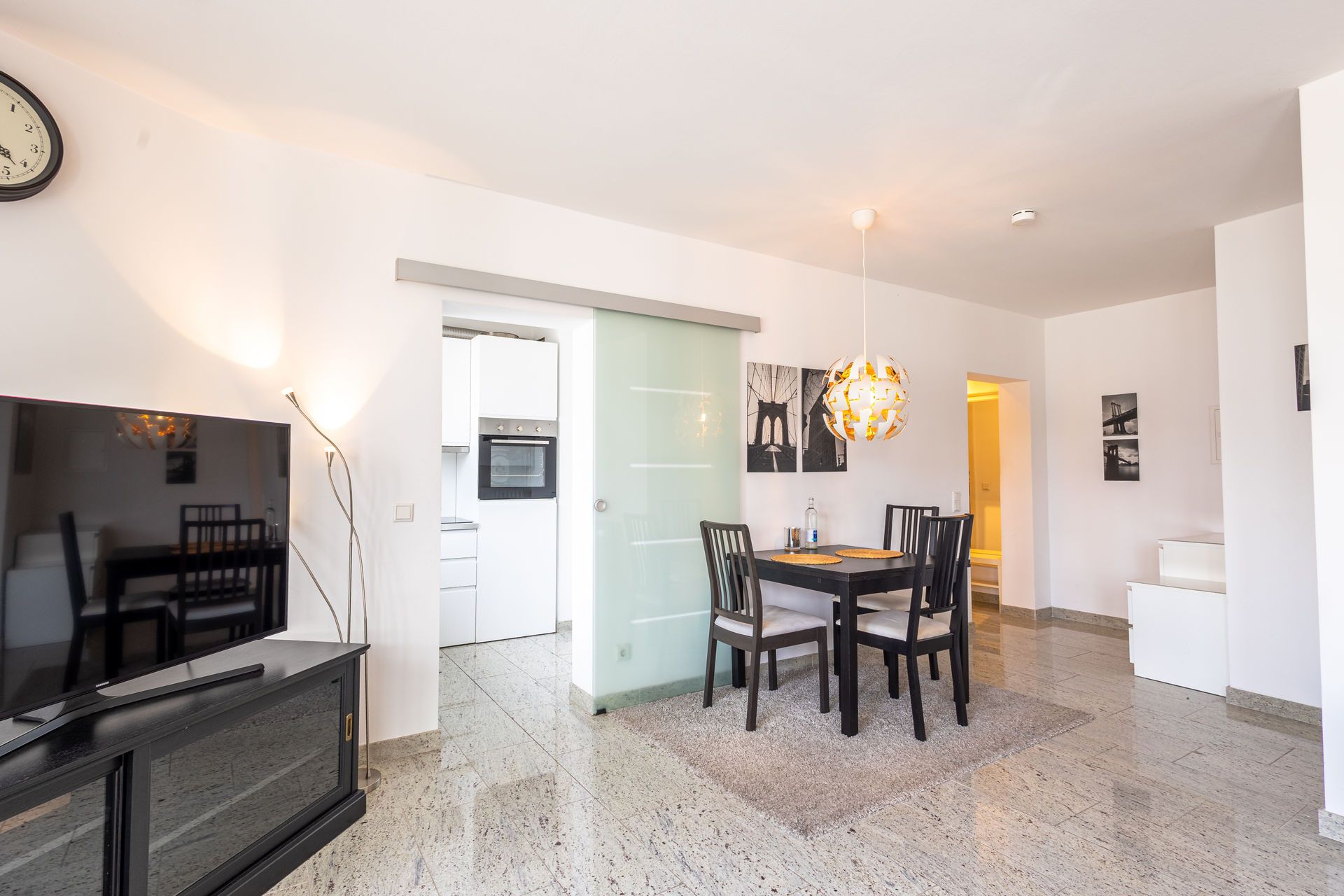 Rob’s Suite: 2-Room Apartment With Panoramic Views Of Opernplatz And Bedroom With Private Bathroom - 52