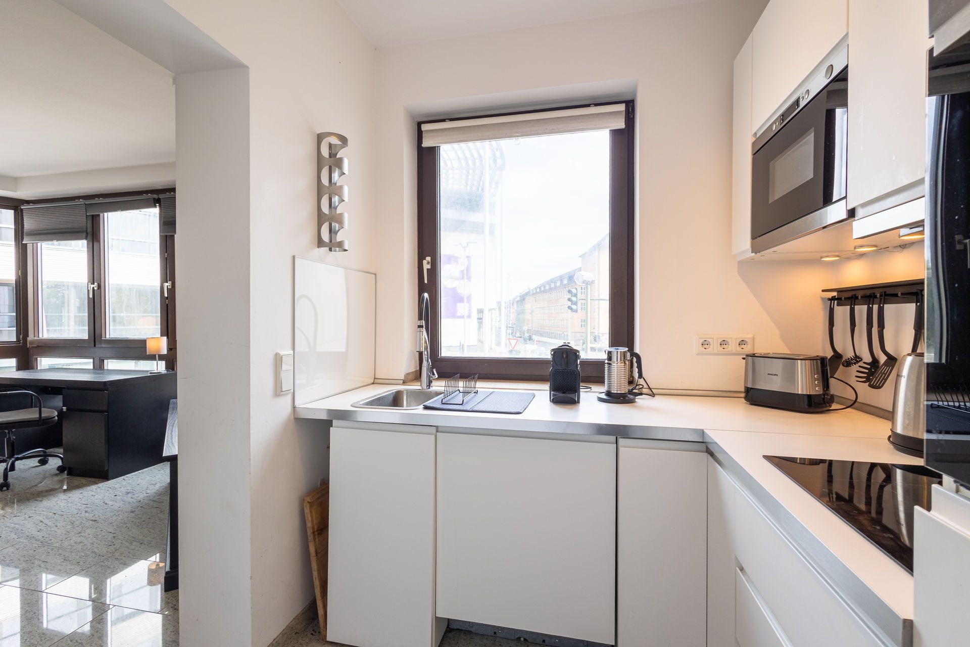 Rob’s Suite: 2-Room Apartment With Panoramic Views Of Opernplatz And Bedroom With Private Bathroom - 38