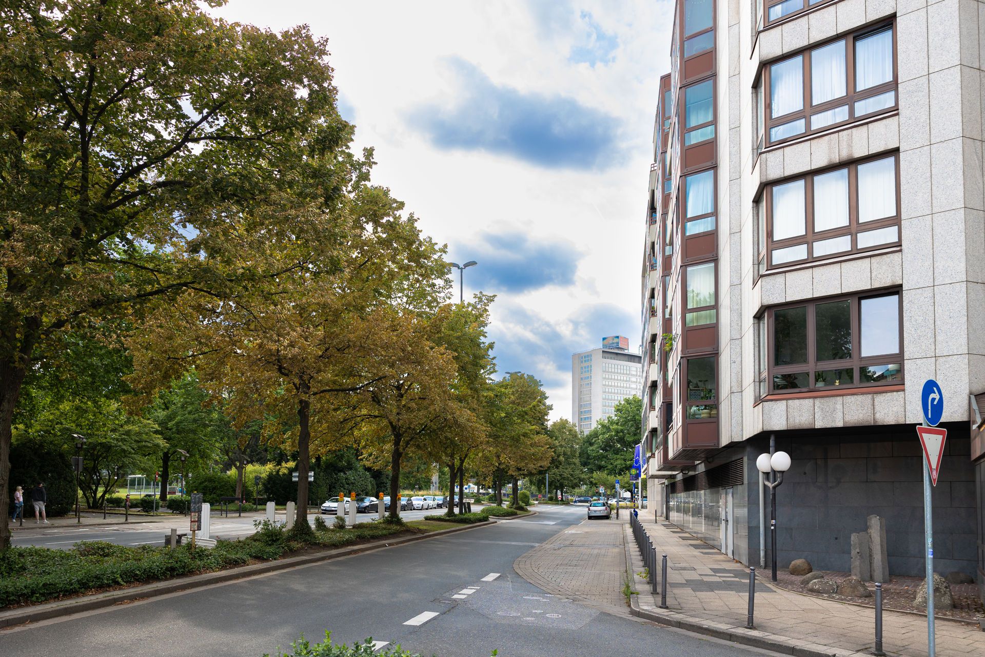 Rob’s Suite: 2-Room Apartment With Panoramic Views Of Opernplatz And Bedroom With Private Bathroom - 3