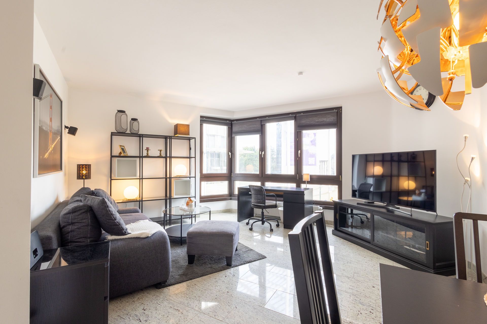 Rob’s Suite: 2-Room Apartment With Panoramic Views Of Opernplatz And Bedroom With Private Bathroom - 44