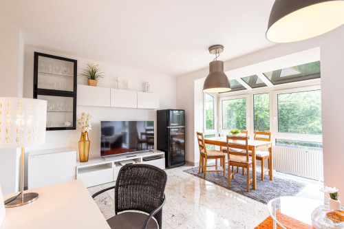 Rob’s Place – Quiet 2-Room Oasis - Gallery - 5