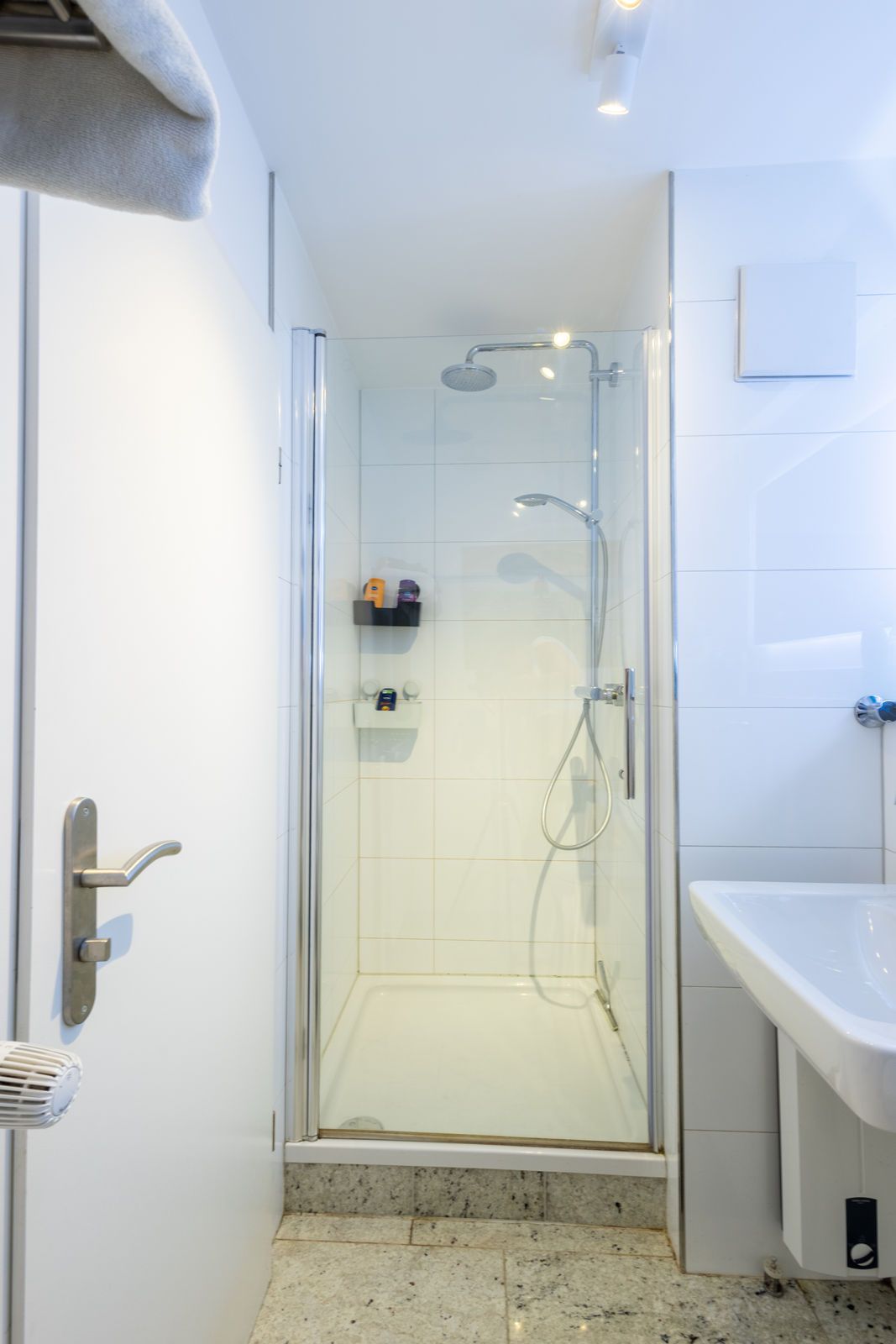 Rob’s Place – Quiet 2-Room Oasis - 4