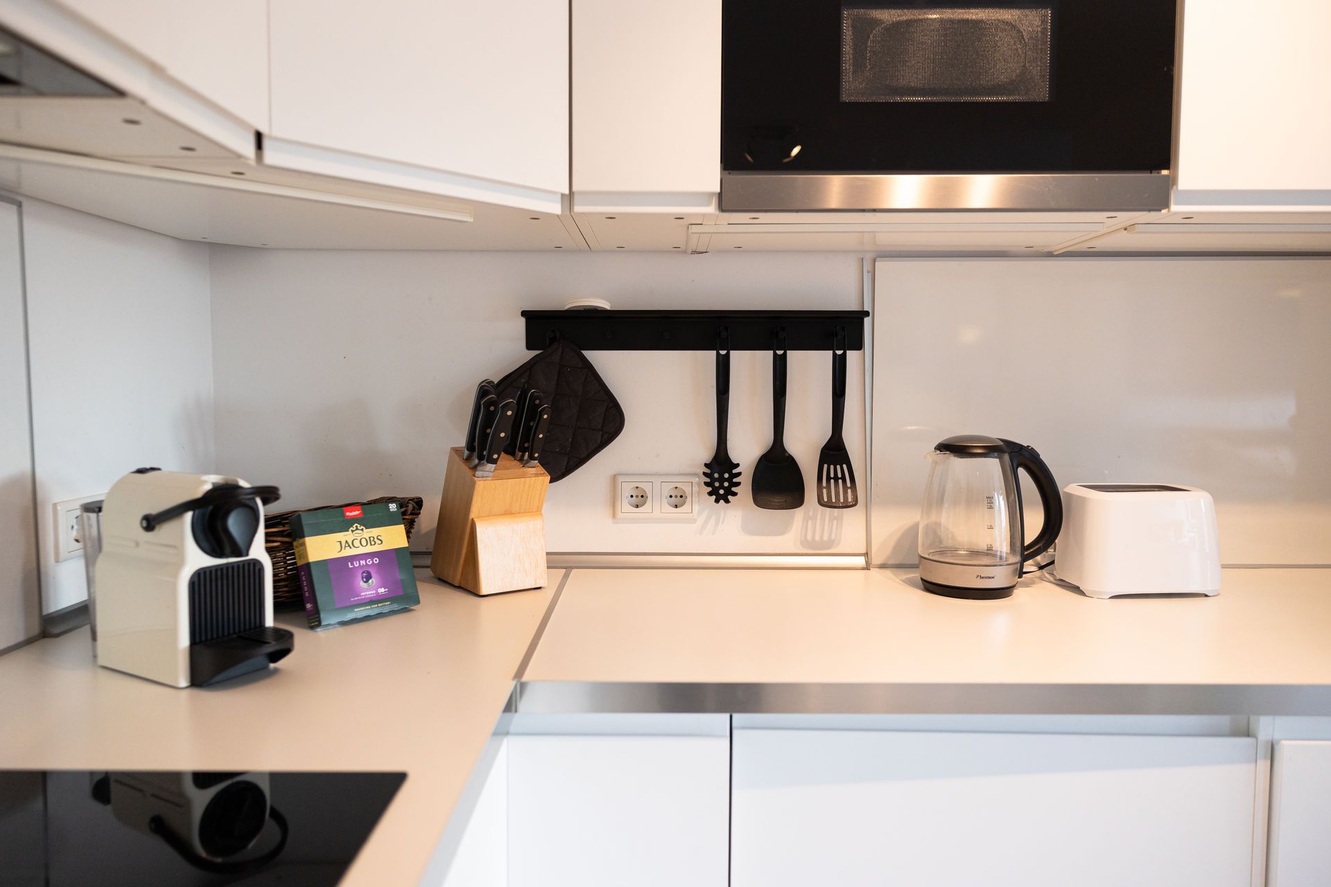 Rob’s Place – Quiet 2-Room Oasis - 32