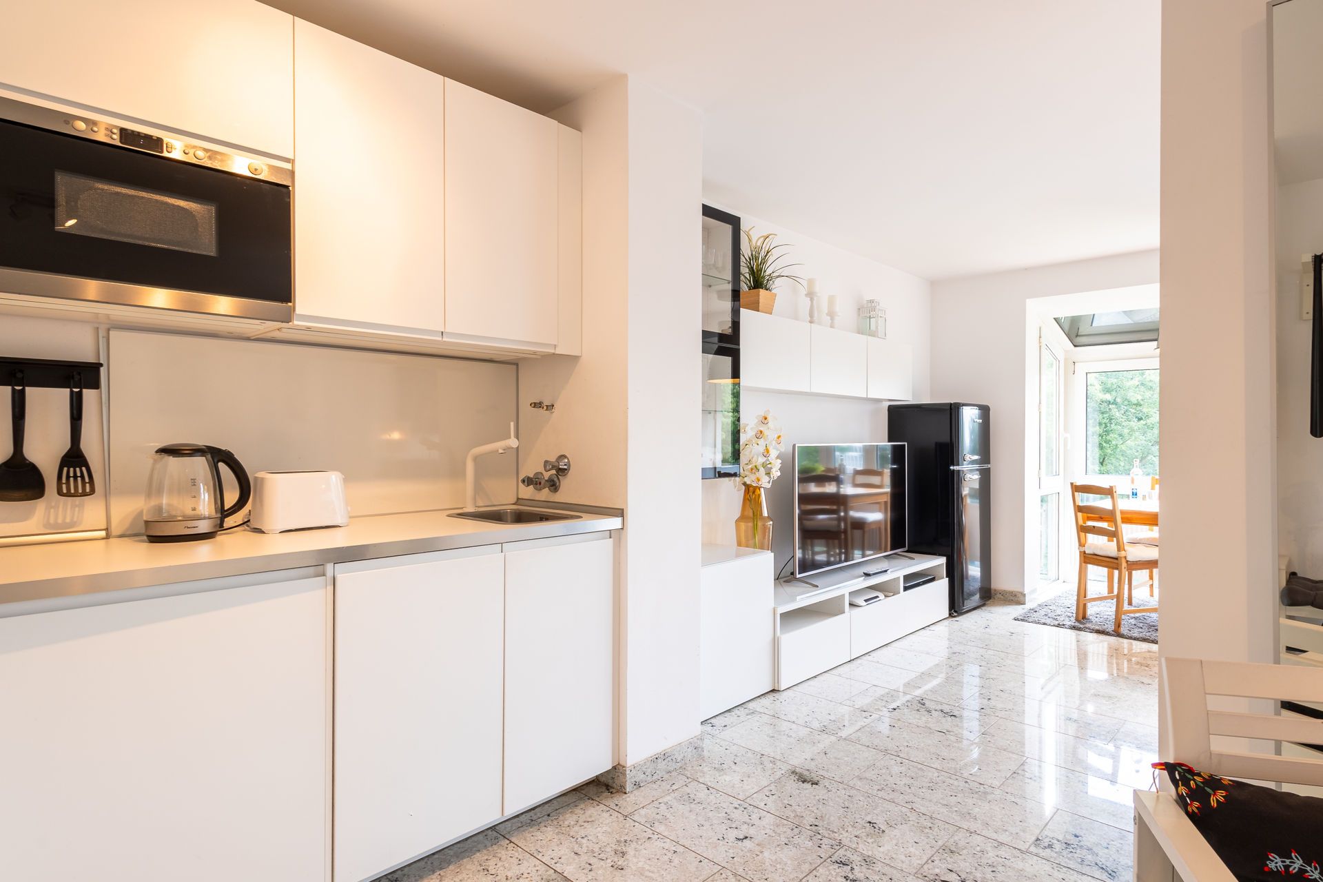 Rob’s Place – Quiet 2-Room Oasis - 39