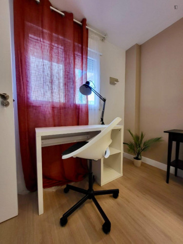 Comfy single bedroom in Sant Blai