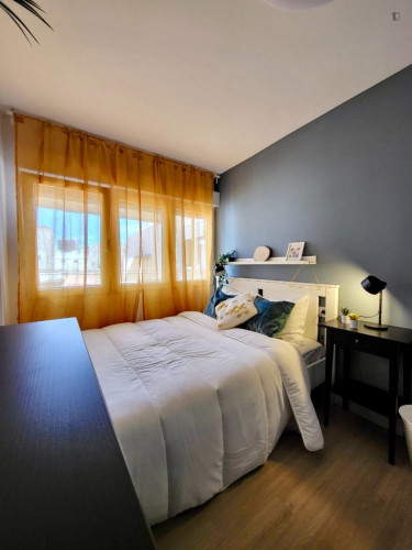 Cosy single bedroom in Sant Blai