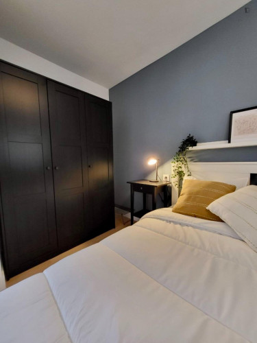 Bright single bedroom in Sant Blai