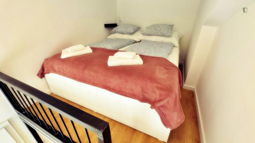 271 - Very nice double bedroom near Nagyvárad tér metro