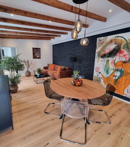 Modern + new atelier appartment in the heart of Duesseldorf