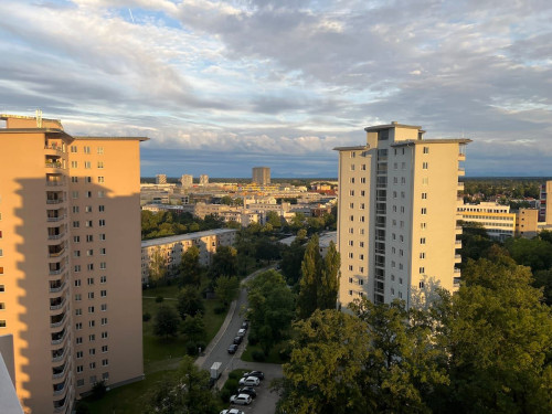 Exclusive furnished 4-room apartment with garage in Munich Obersendling