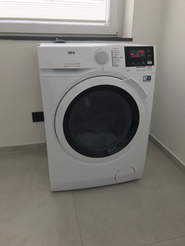 Top central in Düsseldorf, Top standard, Completely renovated with great South-side balcony