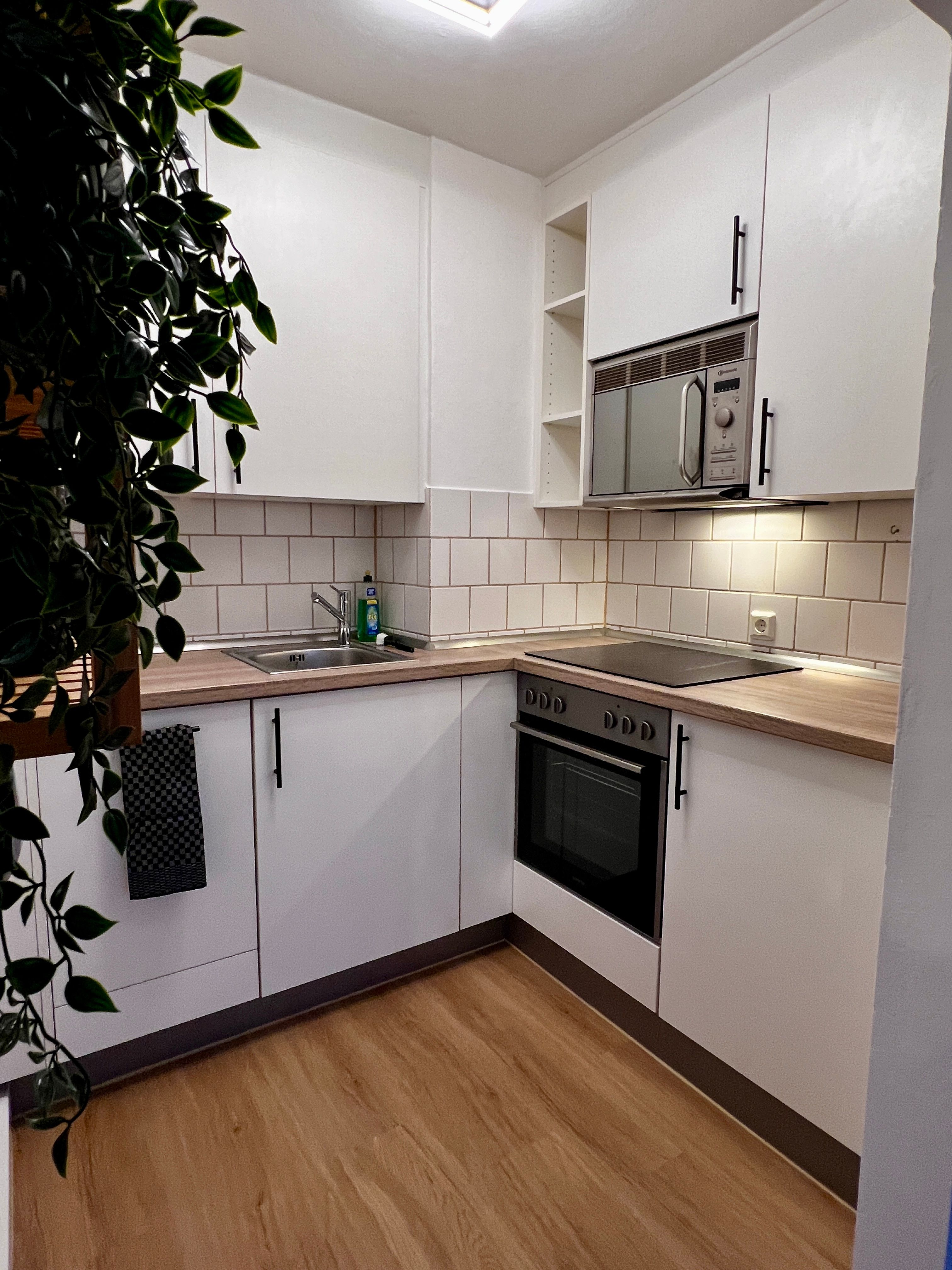  Charming, Fully Furnished 1-Room Apartment With Large West-Facing Balcony In Flensburg  -  Charming, fully furnished 1-room apartment with large west-facing balcony in Flensburg  - Gallery -  4