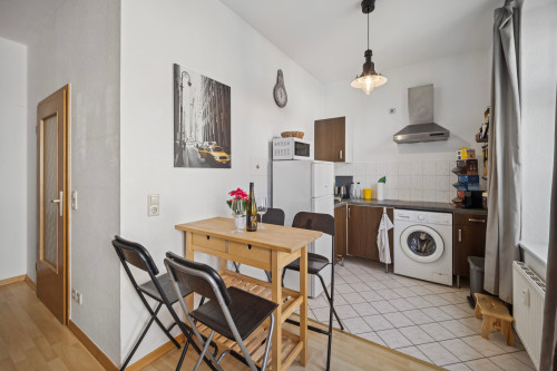 Amazing & fashionable Studio apartment in Dresden. Great connections, parking available. Quiet neighborhood. 10min to Central Station