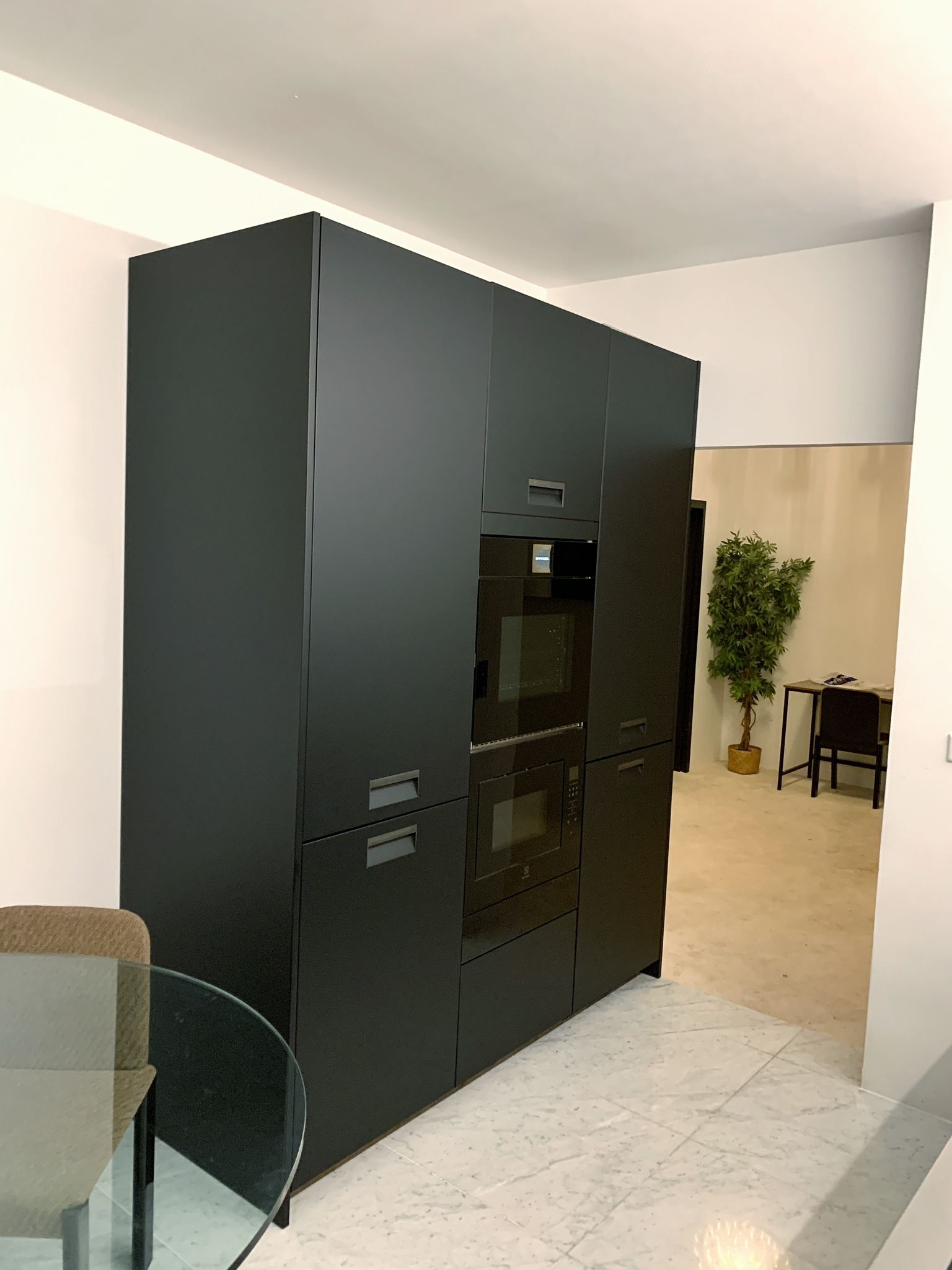 Designer Suite W/ Terrace & Swimmingpool In Frankfurt (By Subway: 5 Min To Central Station, 3 Min To - 5