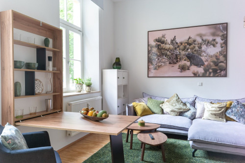 Green hideaway in the historic town center - Gallery - 7