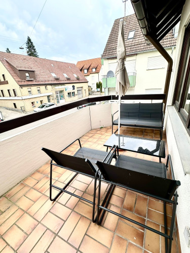 Newly furnished, stylish apartment - near airport & fair