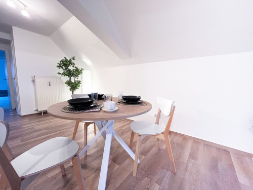 Free WiFi & Coffee / Lovely 3 Rooms Flat