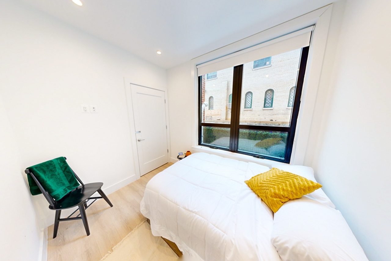  #1902: Dupont Circle - Queen Bedroom C  -  #1902: Dupont Circle  - Gallery -  13
