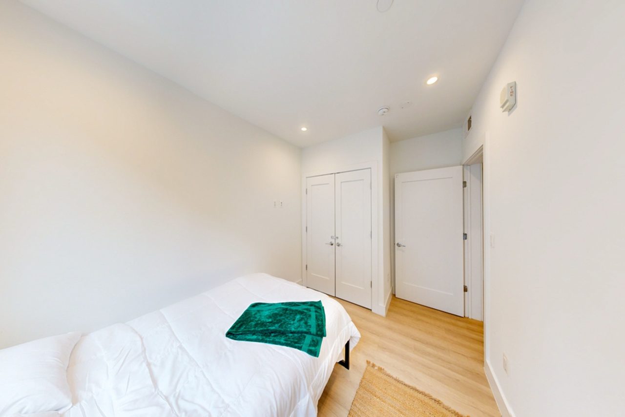  #1902: Dupont Circle - Queen Bedroom D  -  #1902: Dupont Circle  - Gallery -  2