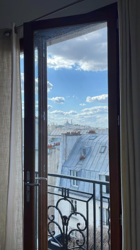 Bright 30m² Apartment with Stunning Montmartre View