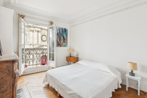 ID386 Stunning 3BDR Marais/rue de Sévigné