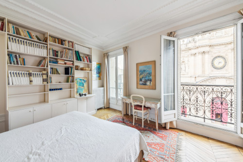 ID386 Stunning 3BDR Marais/rue de Sévigné