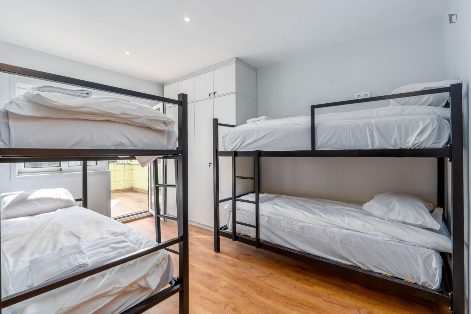  Shining Bed In Shared 4-Bed Dorm With A Balcony Close To Marquês Metro  -  Shining Bed in shared 4-Bed Dorm with a balcony close to Marquês Metro  - Gallery -  1