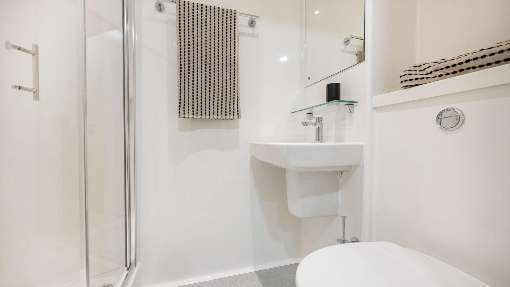 Classic Plus Ensuite - 6