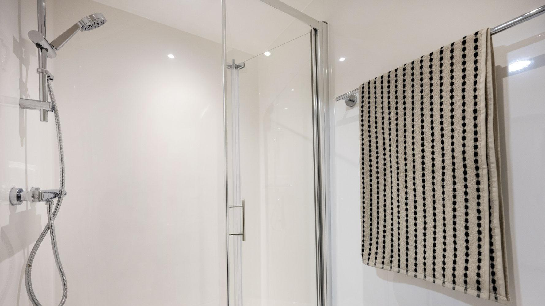 Classic Plus Ensuite - 5