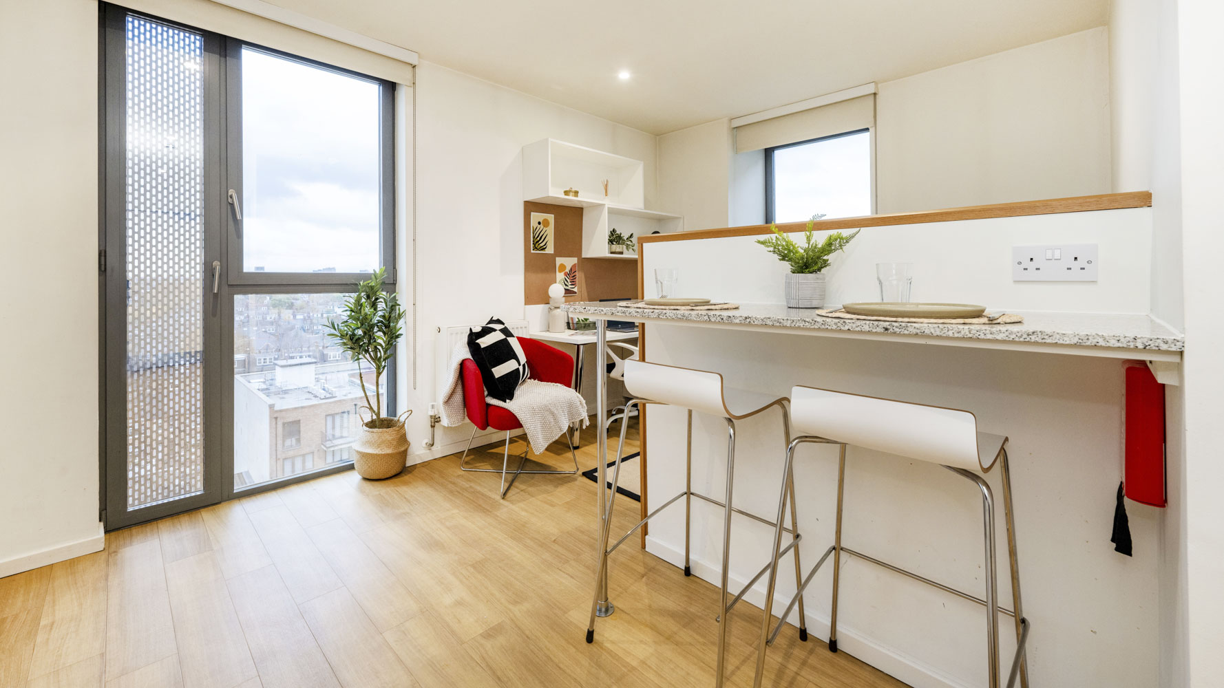 Standard Studio Gold - Dual Aspect - Wood Lane Studios - Gallery - 7