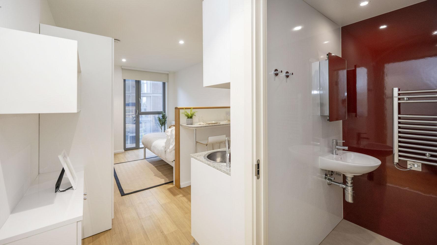 Standard Studio Gold - Dual Aspect - Wood Lane Studios - Gallery - 2