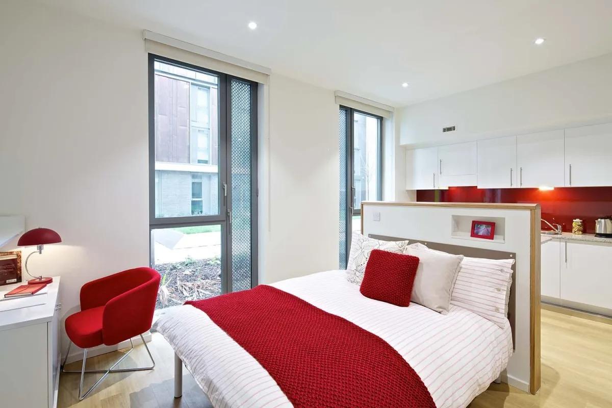  Deluxe Premium - Accessible Room  -  Wood Lane Studios  - Gallery -  1