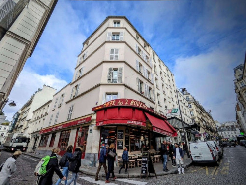 Fully renovated apartment in Montmartre