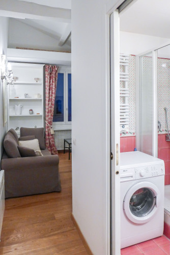 Charming one bedroom situated in the heart of the 7th district close to Sèvres Babylone.