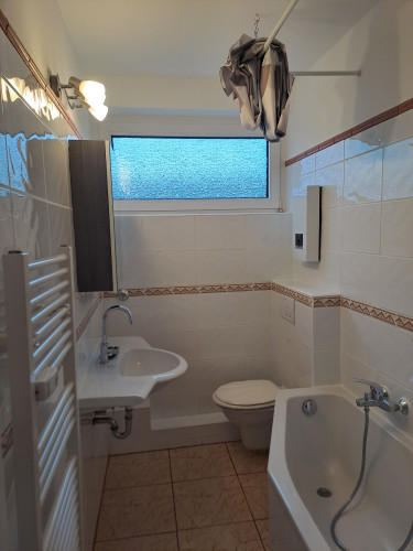 Bright, spacious 2-Room-Apartment with Conservatory in Düsseldorf-Benrath with good Connection