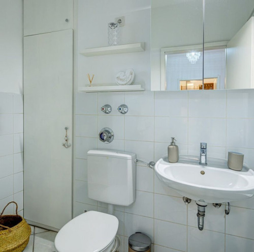 Exklusive, hochwertig möblierte 2-Zimmer-Wohnung in Bestlage München