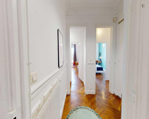 Ample double bedroom in Saint-Georges