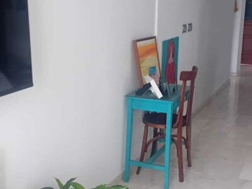 Hab. doble, baño privado. Céntrico