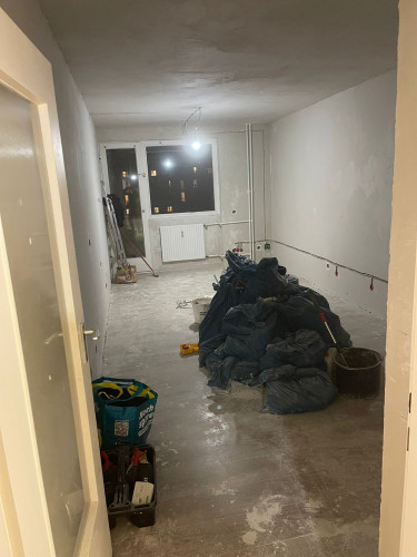 Newly Renovated Designer Studio with Balcony in Charlottenburg