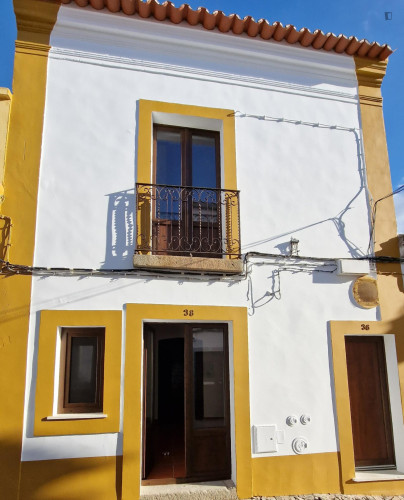 Charming 2-bedroom house in Évora, historic center