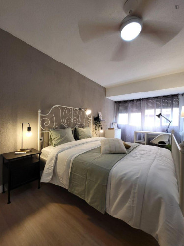 Very neat double bedroom in San Vicente del Raspeig  - Gallery -  5