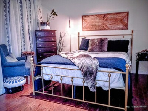 Cozy Queen Room in Lively Host Home  - Gallery -  5