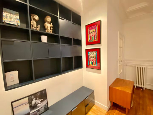 Charming & bright home in popular area