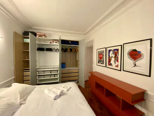 Charming & bright home in popular area