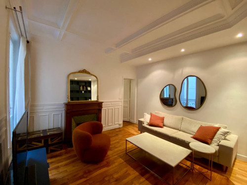 Charming & bright home in popular area