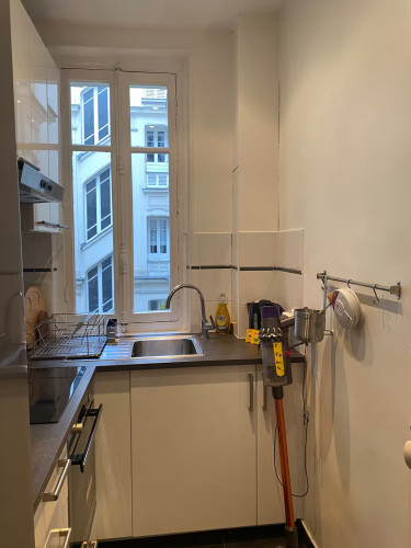 Charming & bright home in popular area